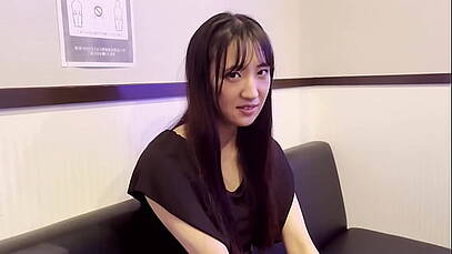 คลิปหลุดอาจารย์พานักศึกษาวิทยาลัยแห่งหนึ่งเข้าม่านรูดจับนักศึกษานอนถ่างขาออกกว้าง
